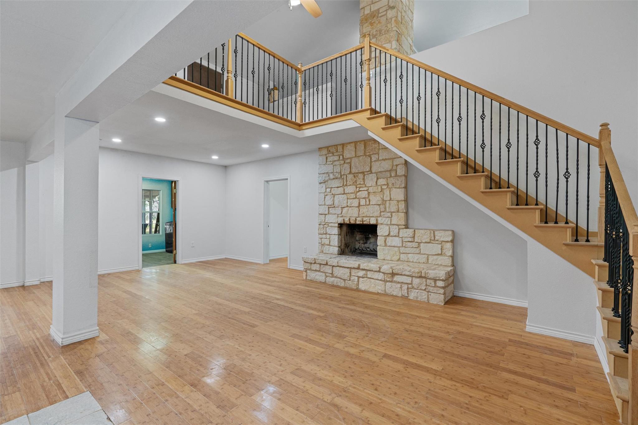 601 Deertrail DR — photo 3