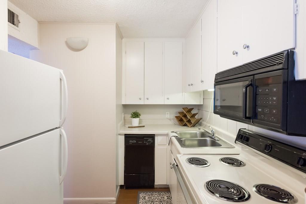 3212 Red River ST #202 — photo 5