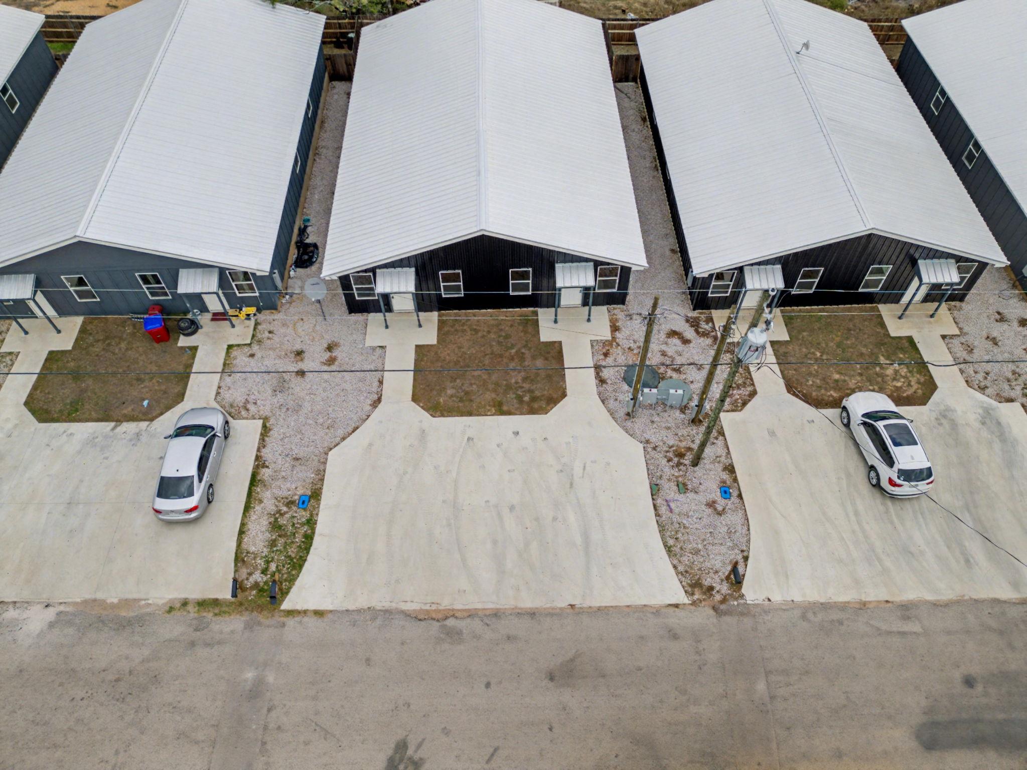 830 & 832 Waco ST — photo 4