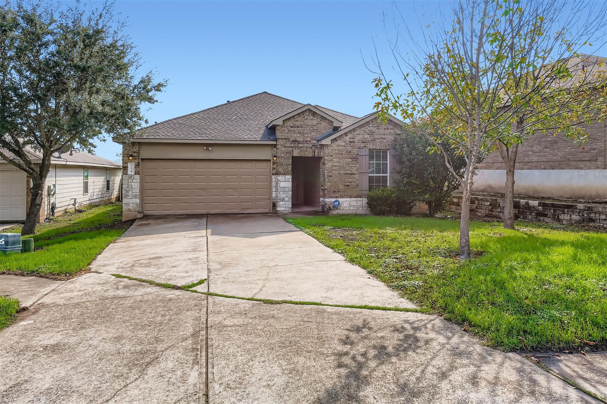 334 Nandina DR — photo 3
