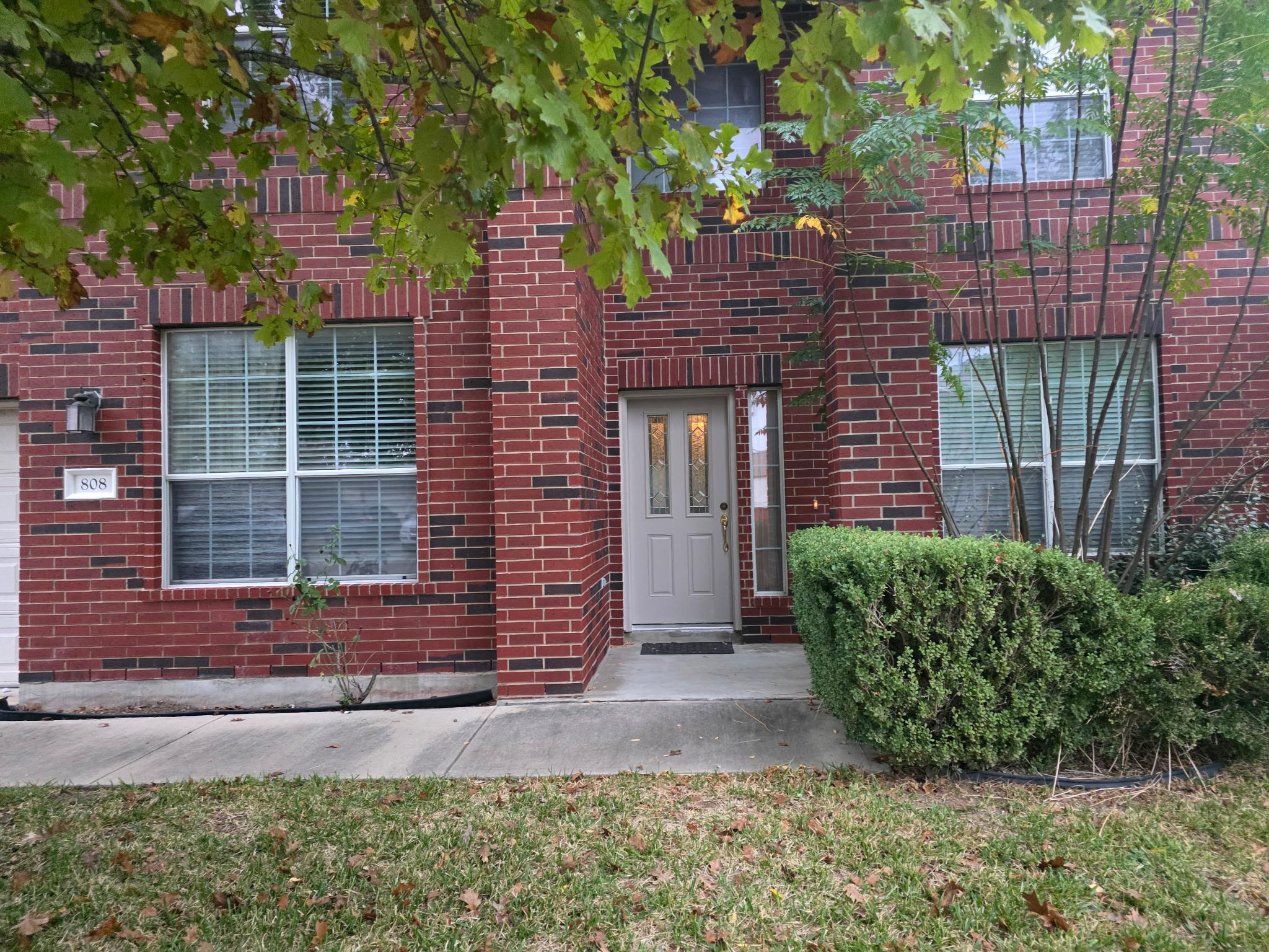 808 Busleigh Castle WAY — photo 3