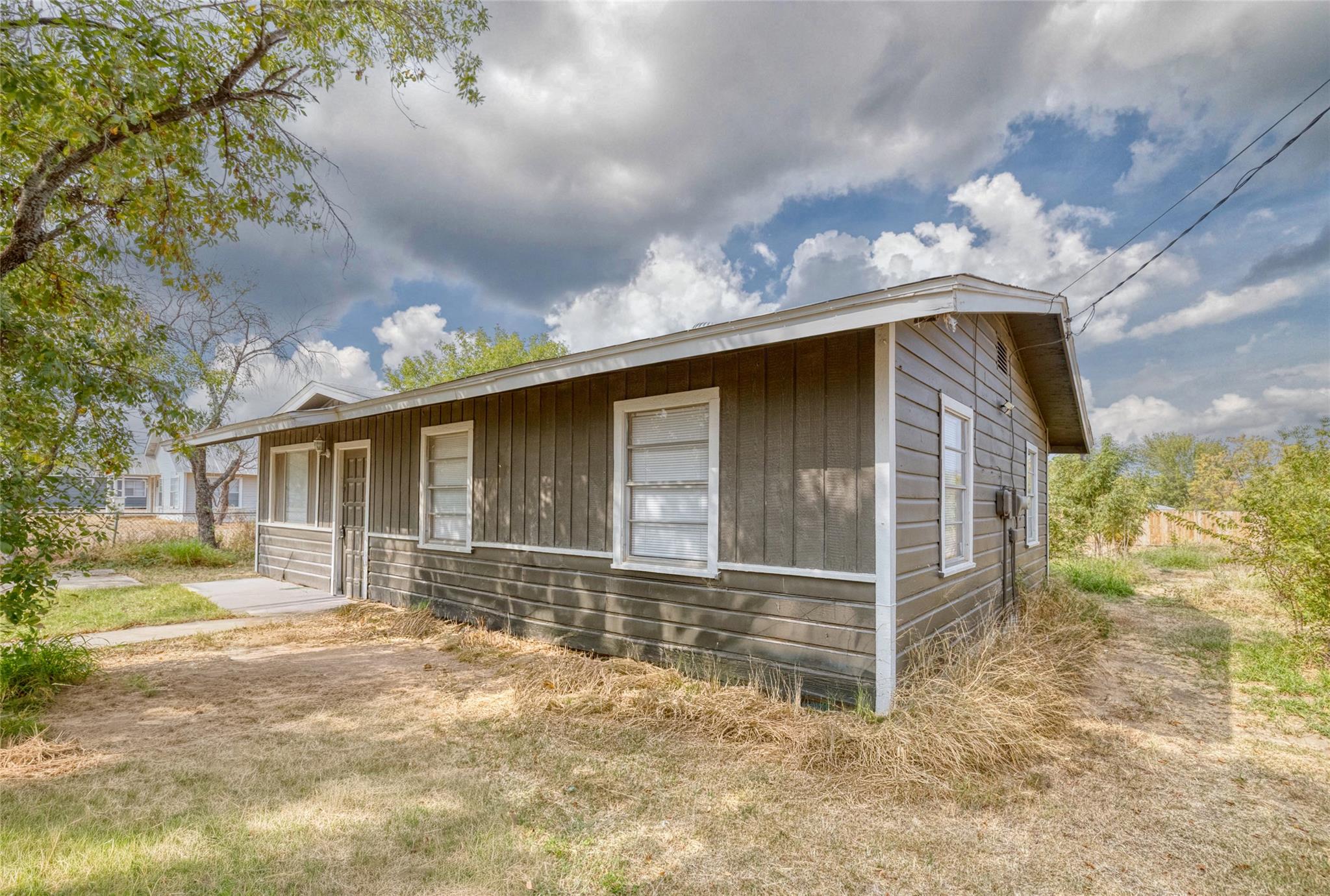 315 Bexar ST — photo 4