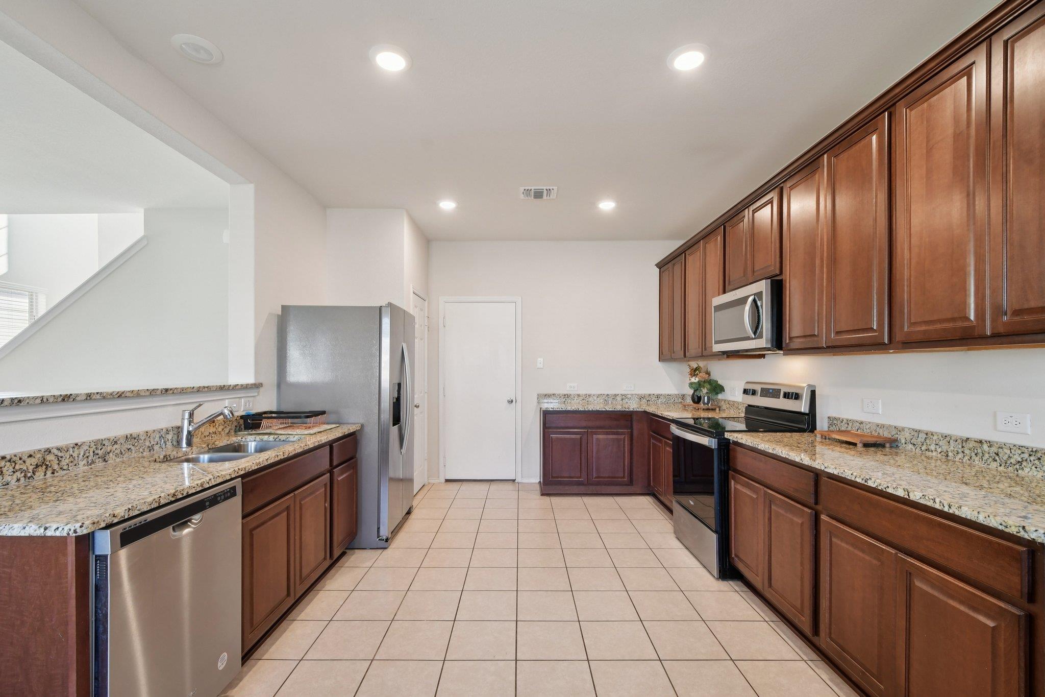 185 Katie Elder DR — photo 3