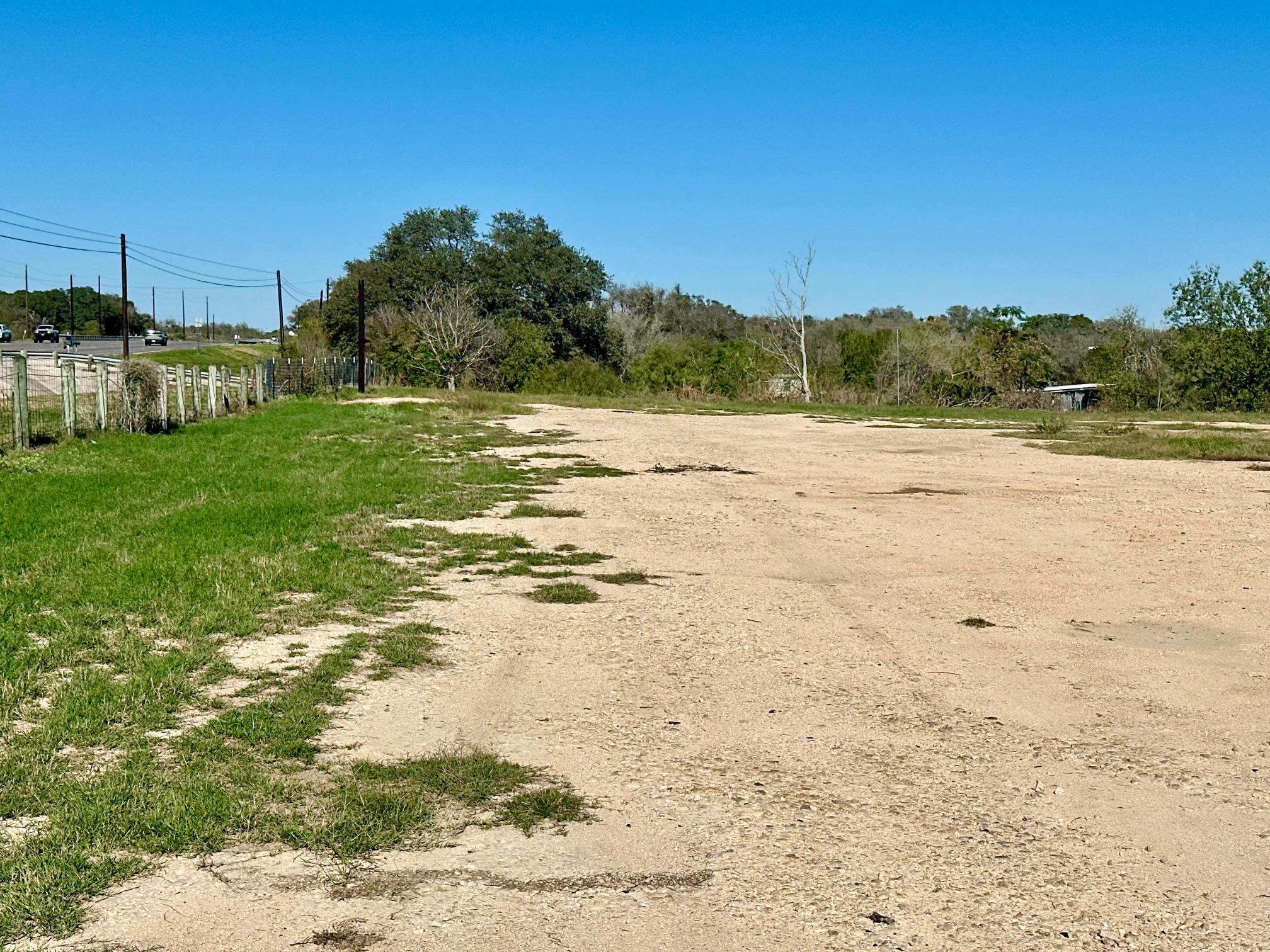 1750 Fm 1626 — photo 4