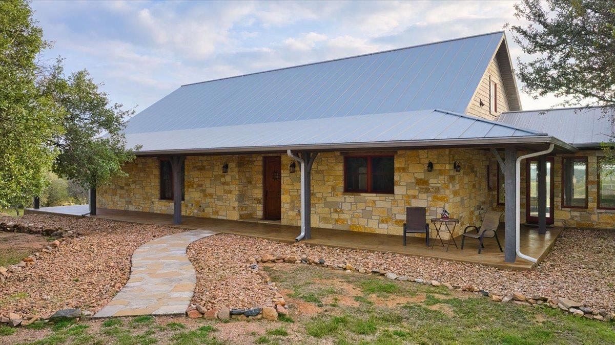 1250 Rocky Hollow DR — photo 3