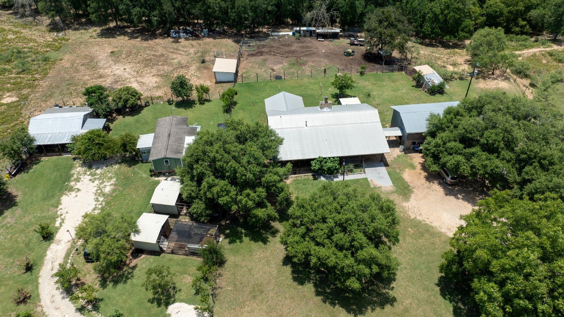 5571 FM 535 — photo 3