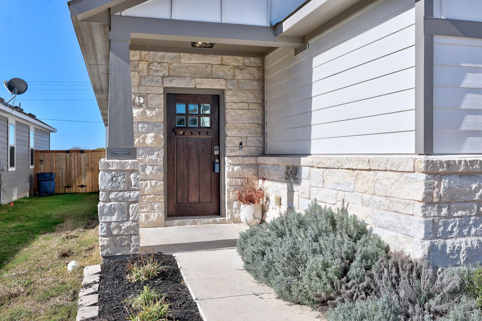 225 Unforgiven LN — photo 3