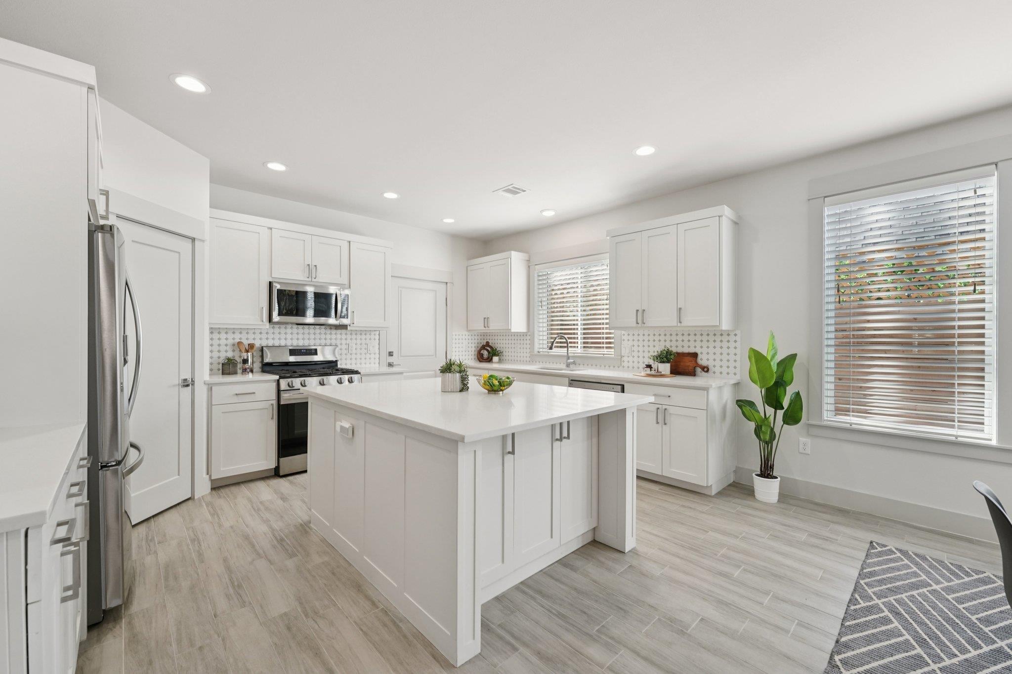 3711 Cedar ST — photo 5
