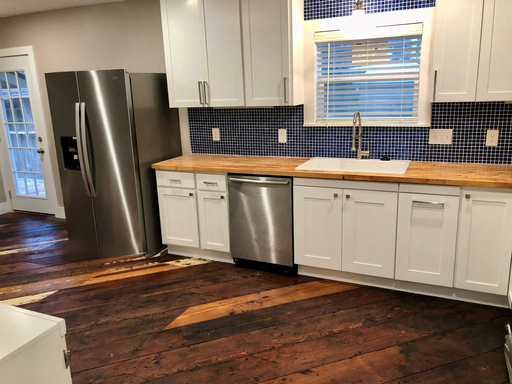 1221 Austin Ave — photo 4