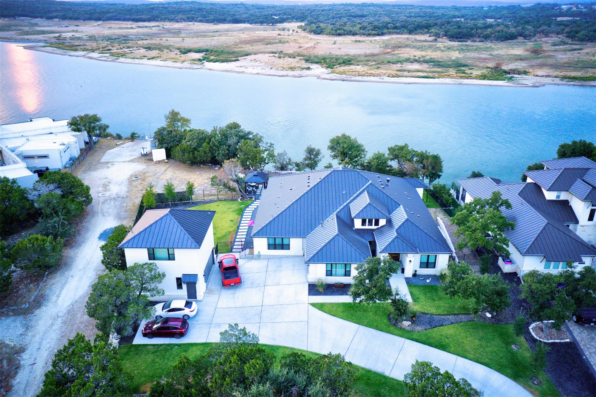 5104 Canyon Oaks DR