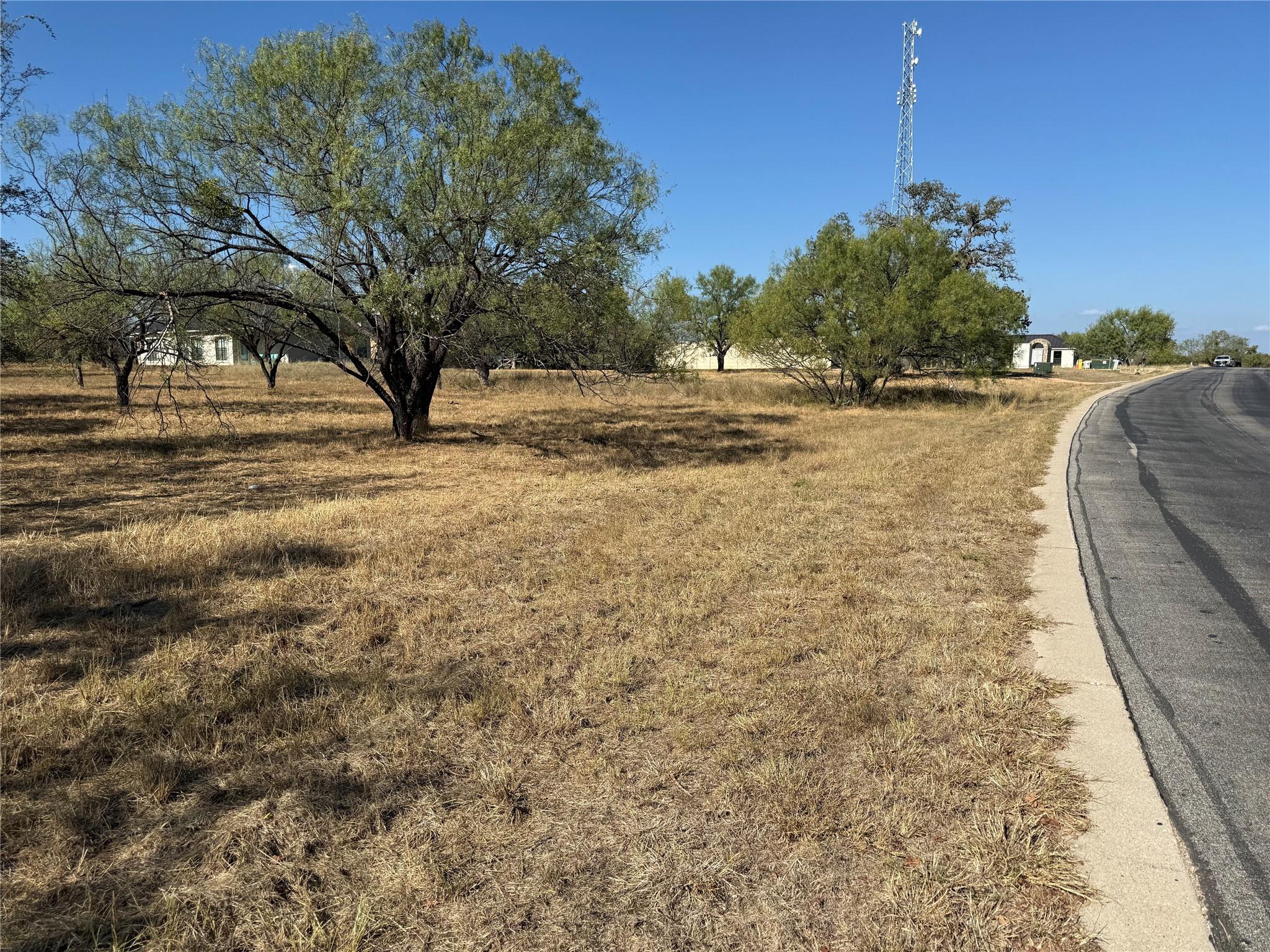 2324 Fault Line DR — photo 3