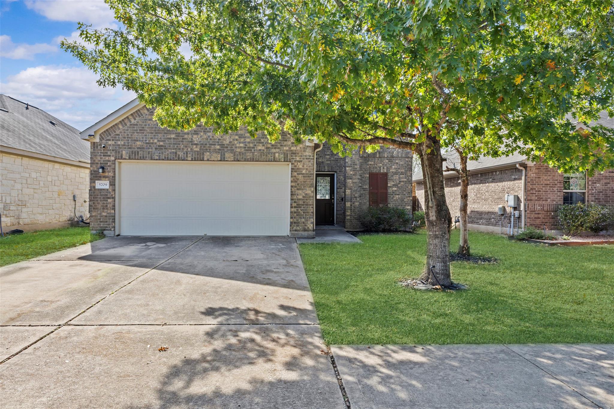 5709 Zachary Scott ST — photo 4