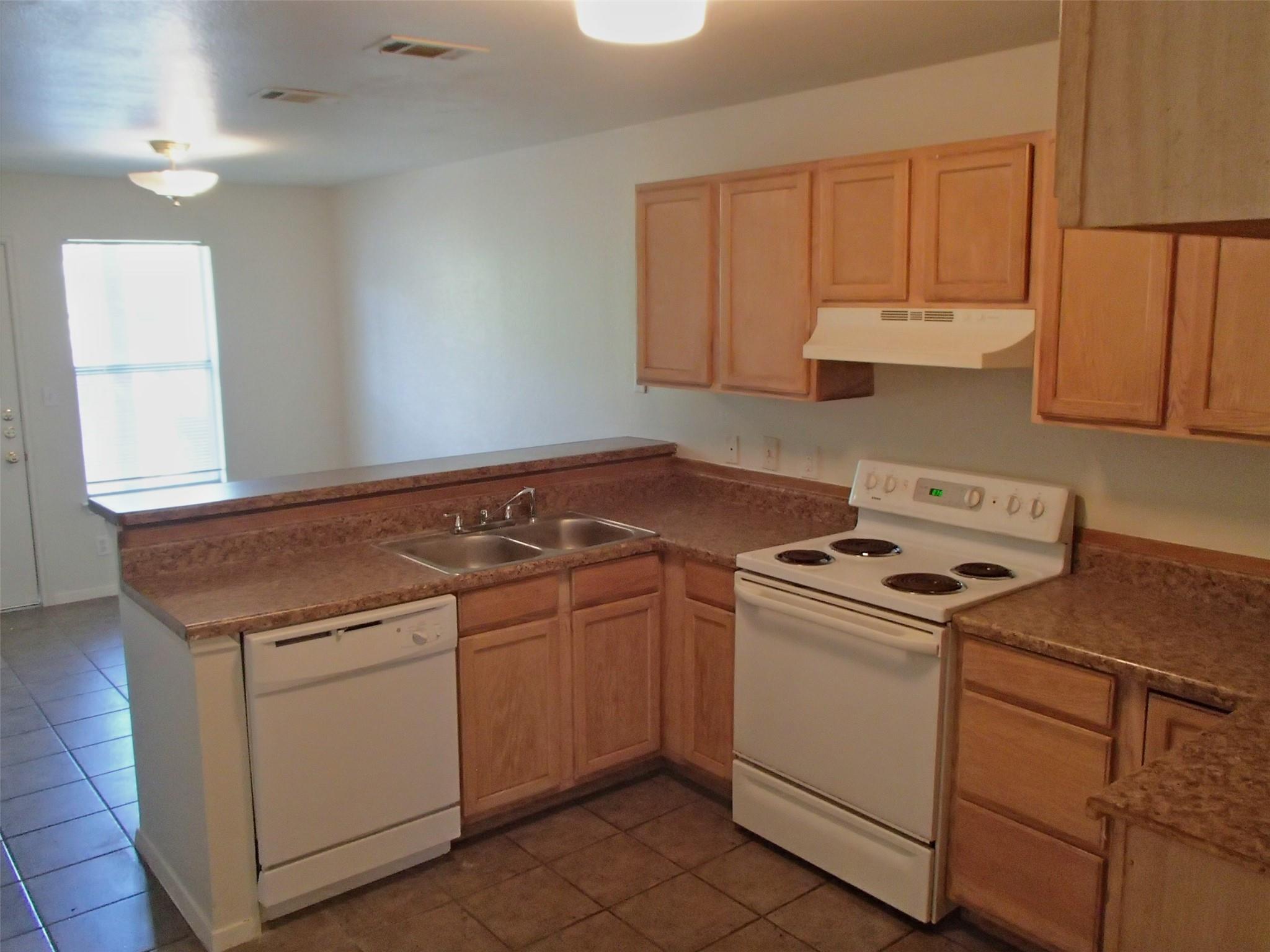 2202 KATY LN #A — photo 3