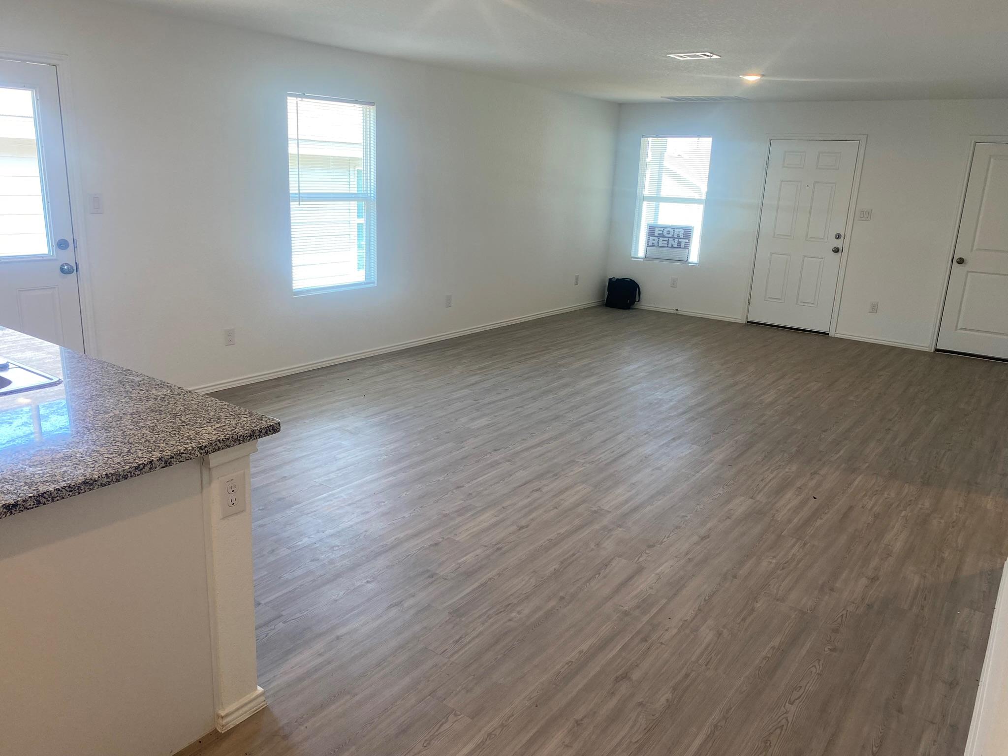 7102 Satellite WAY — photo 3