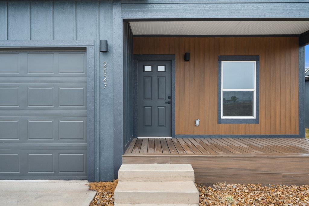 2027 Applewood DR — photo 4
