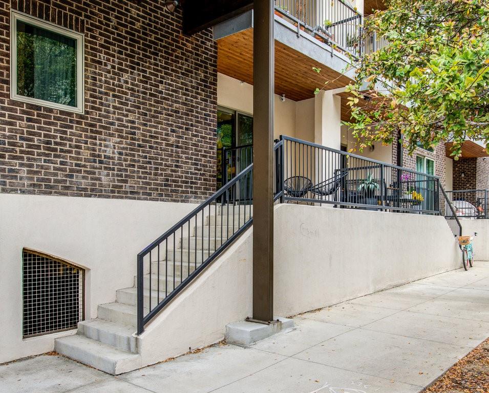 908 Nueces ST #18 — photo 3