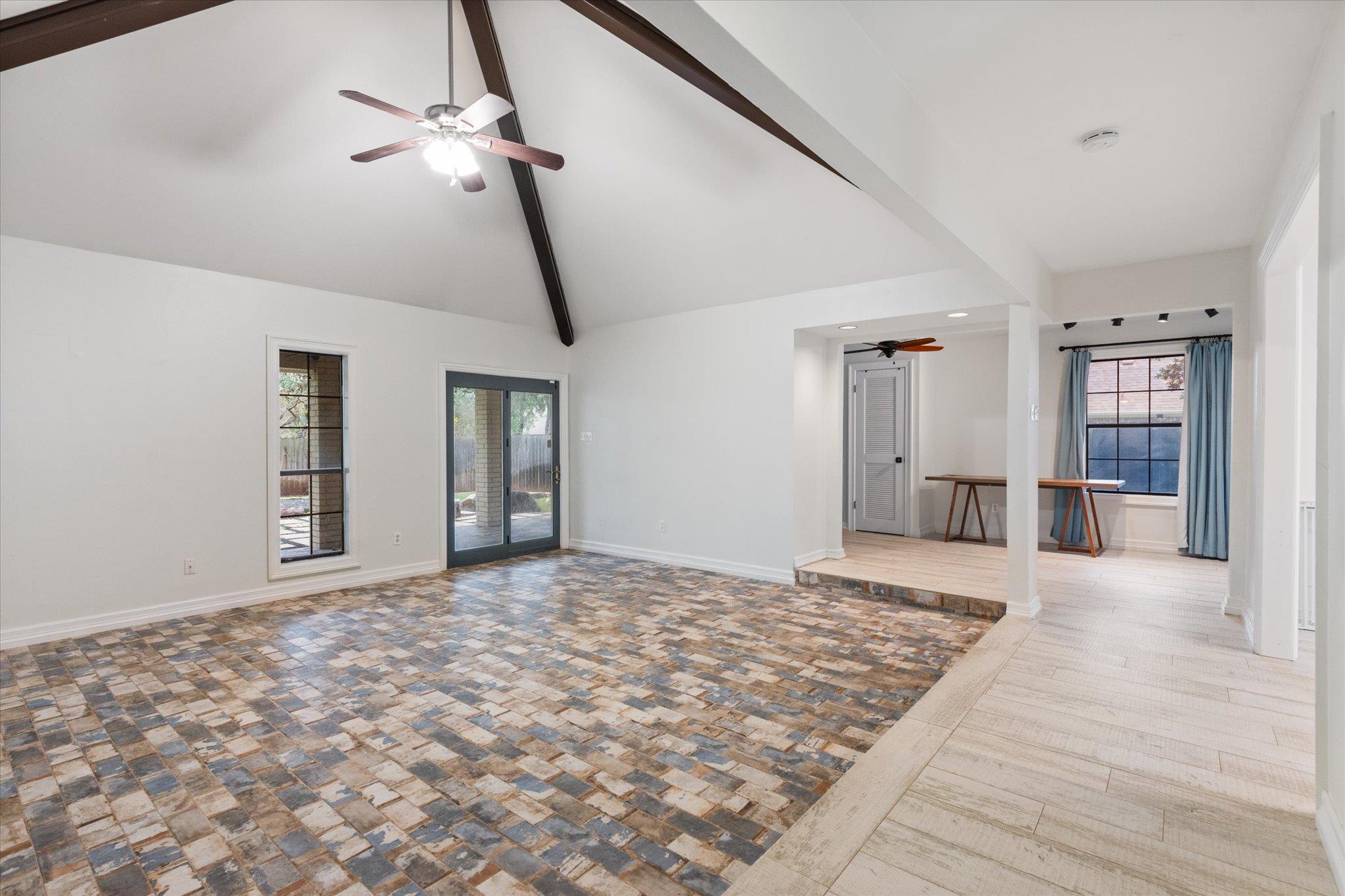 109 White Sands DR — photo 5