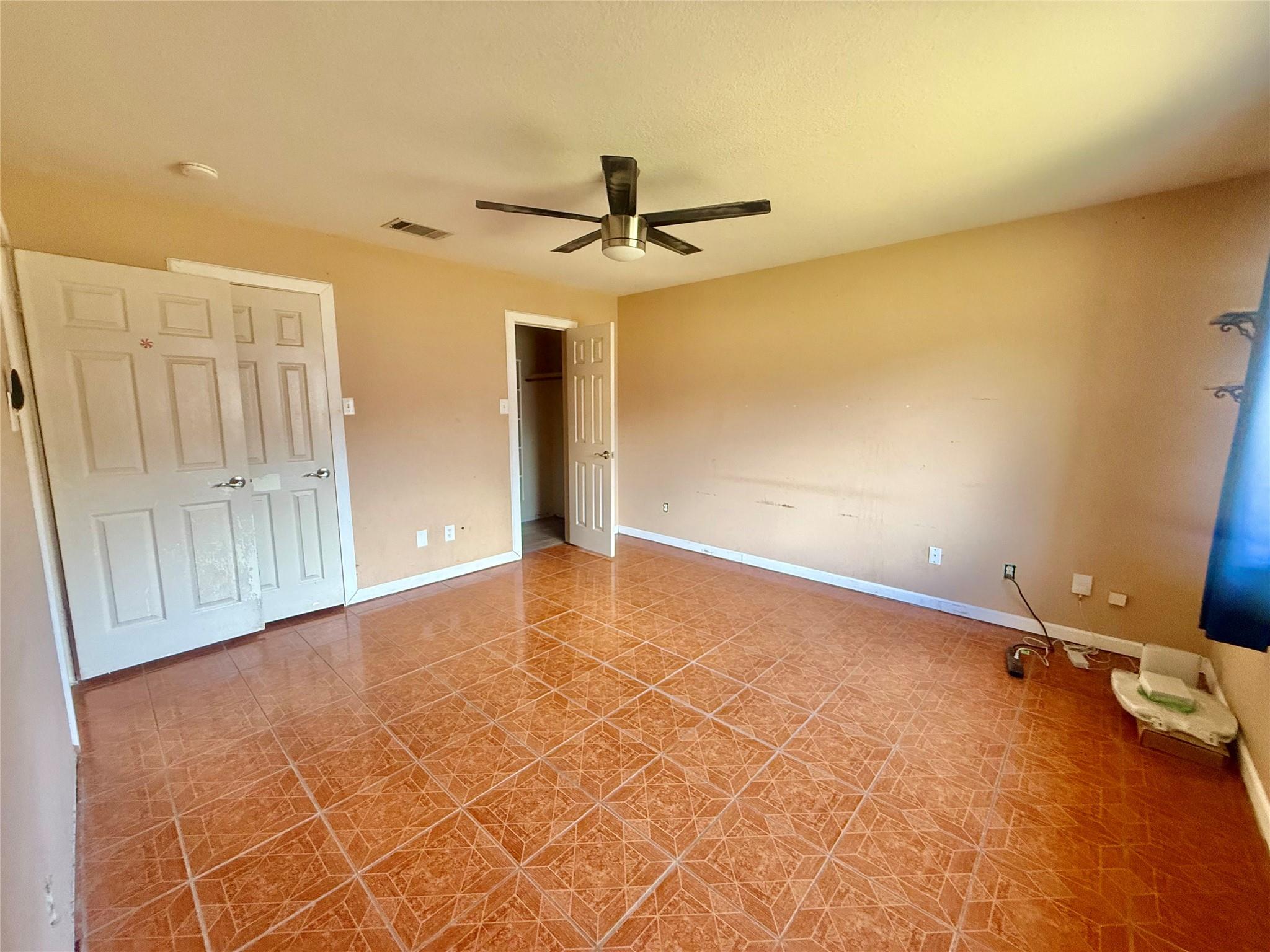 305 Maple LN — photo 4