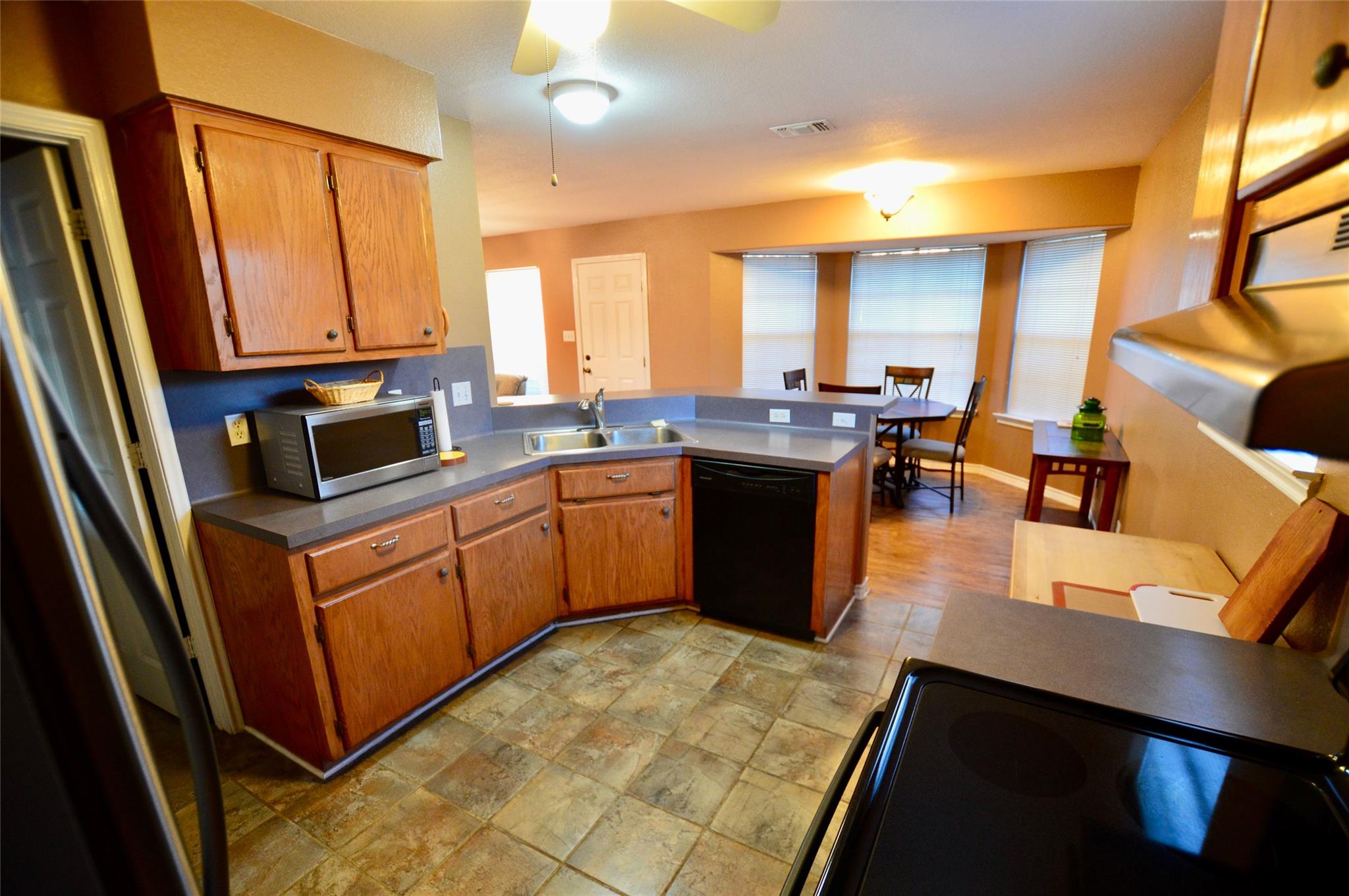 643 Yegua DR — photo 4