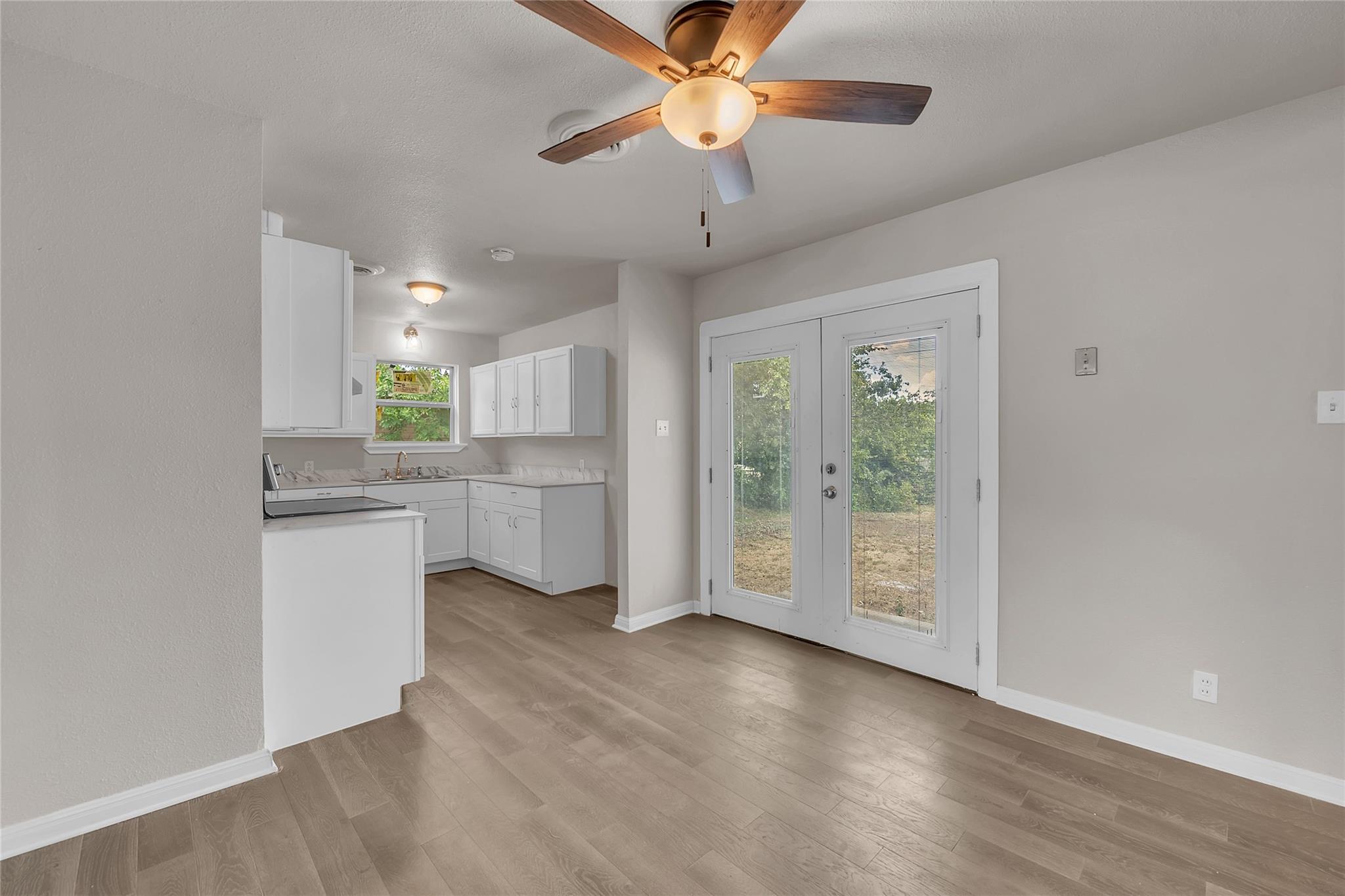 1314 Gardenia Ave — photo 4