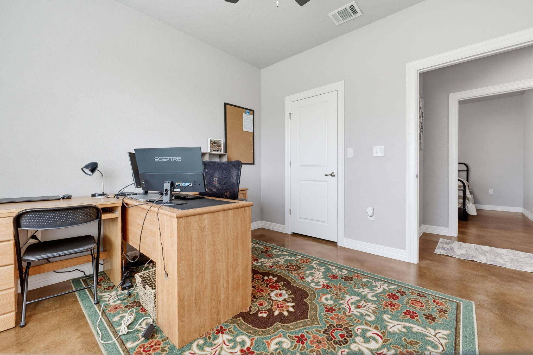 1610 Badger LN — photo 4