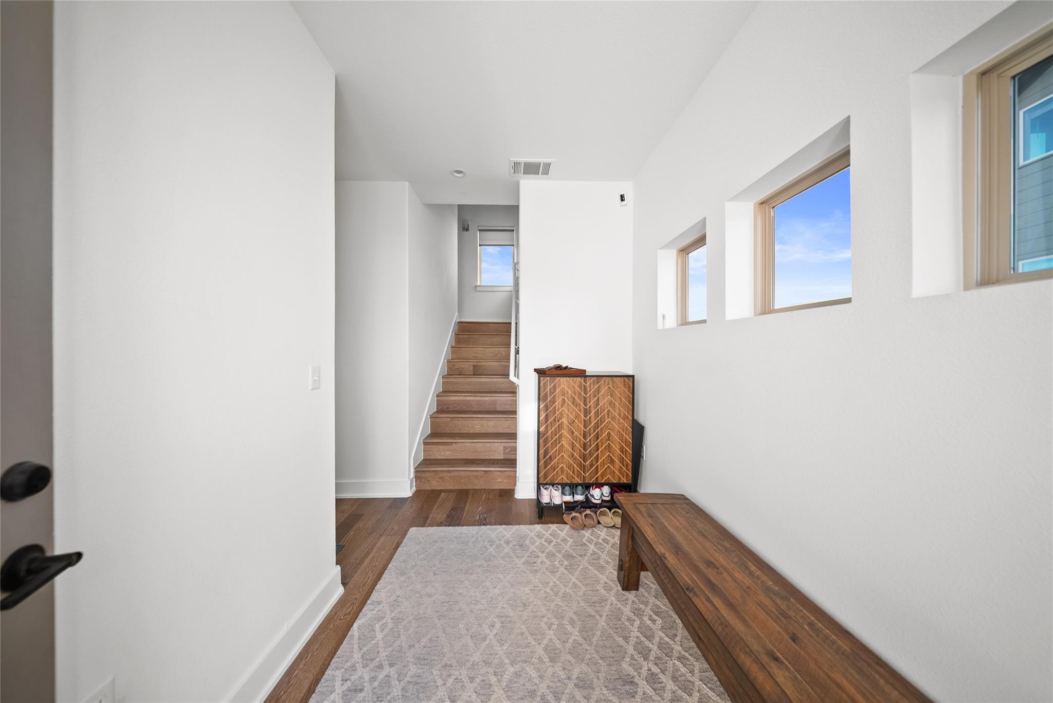 5315 La Crosse Ave #16 — photo 3