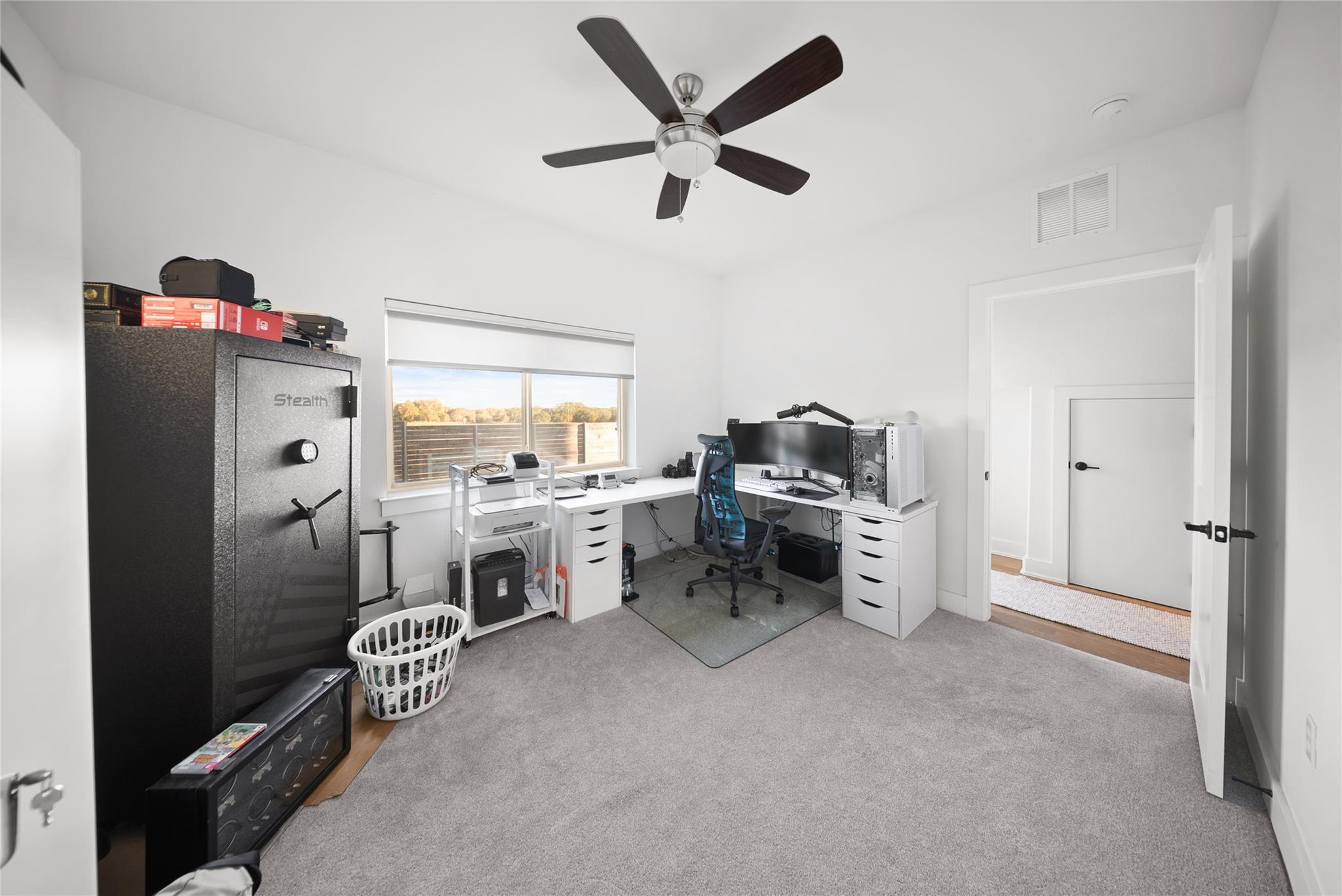 5315 La Crosse Ave #16 — photo 4