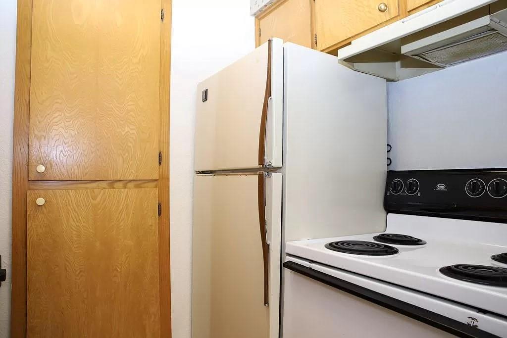 4701 Red River ST #302 — photo 4