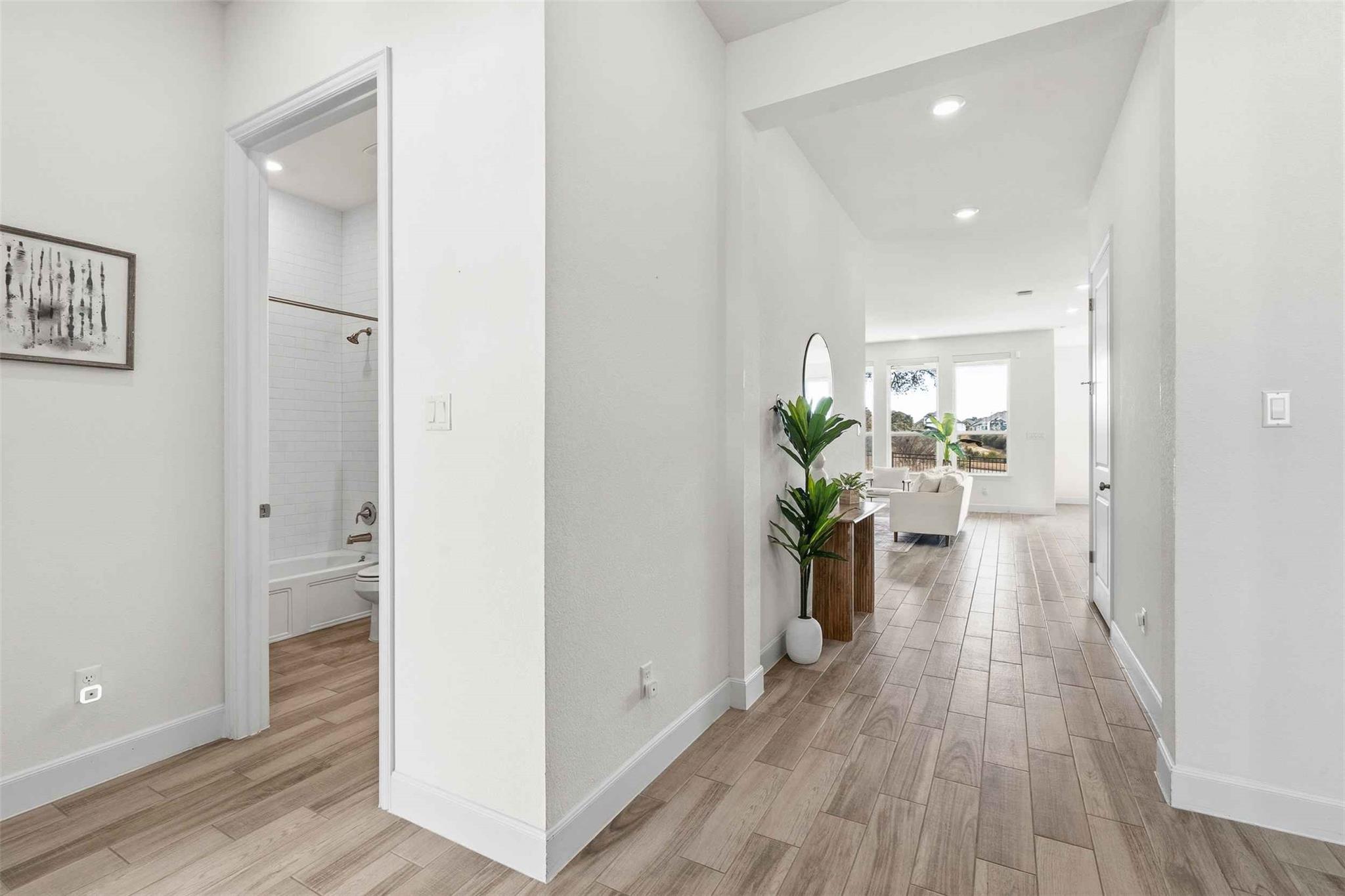 104 Corbin Ave — photo 4