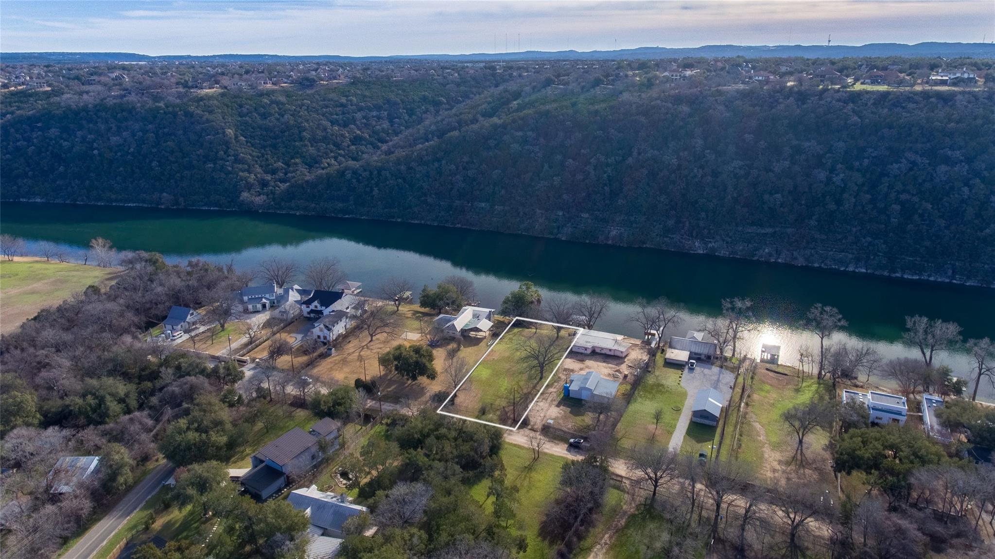 305 Lago Verde DR — photo 3