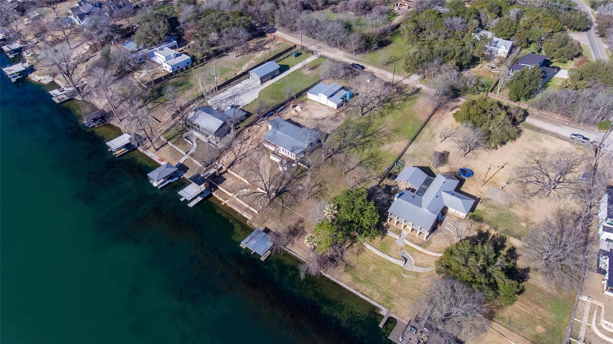 305 Lago Verde DR — photo 4
