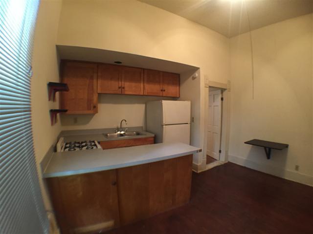 908 22nd ST #D — photo 3