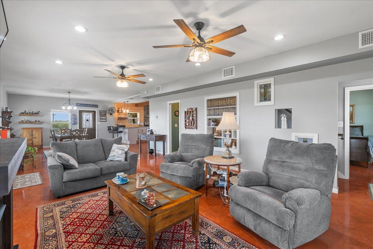 623 Nakishwana CIR — photo 3