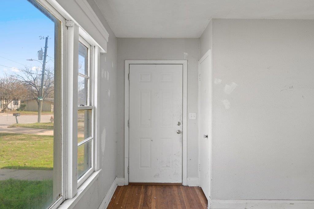701 Washington ST — photo 4