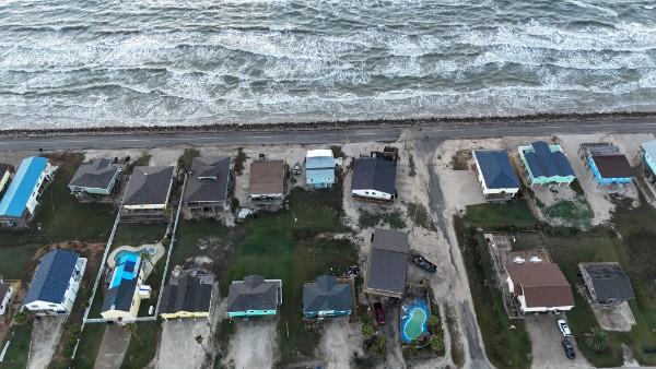 415 Seashell DR — photo 4