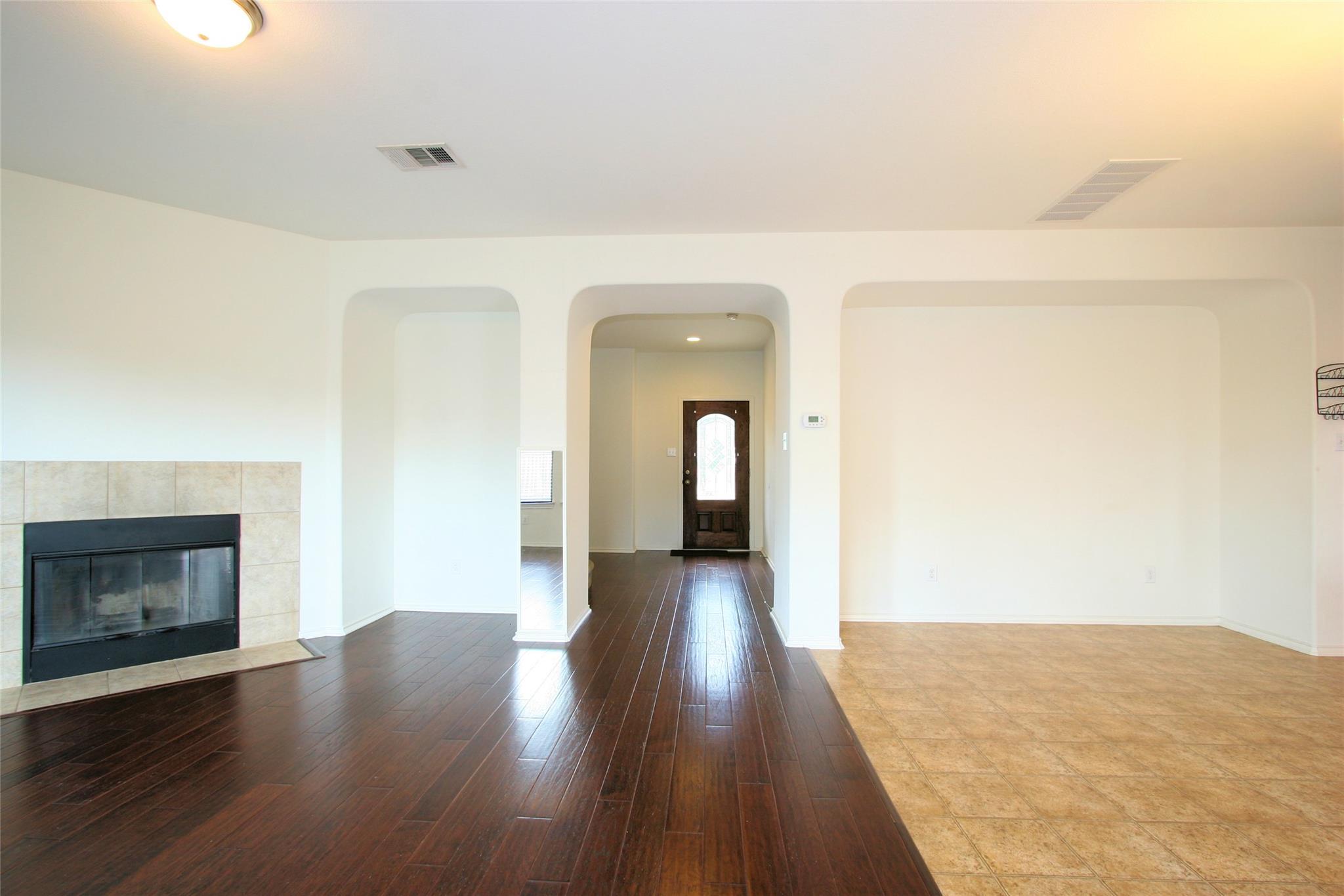 909 Lily Pad — photo 3