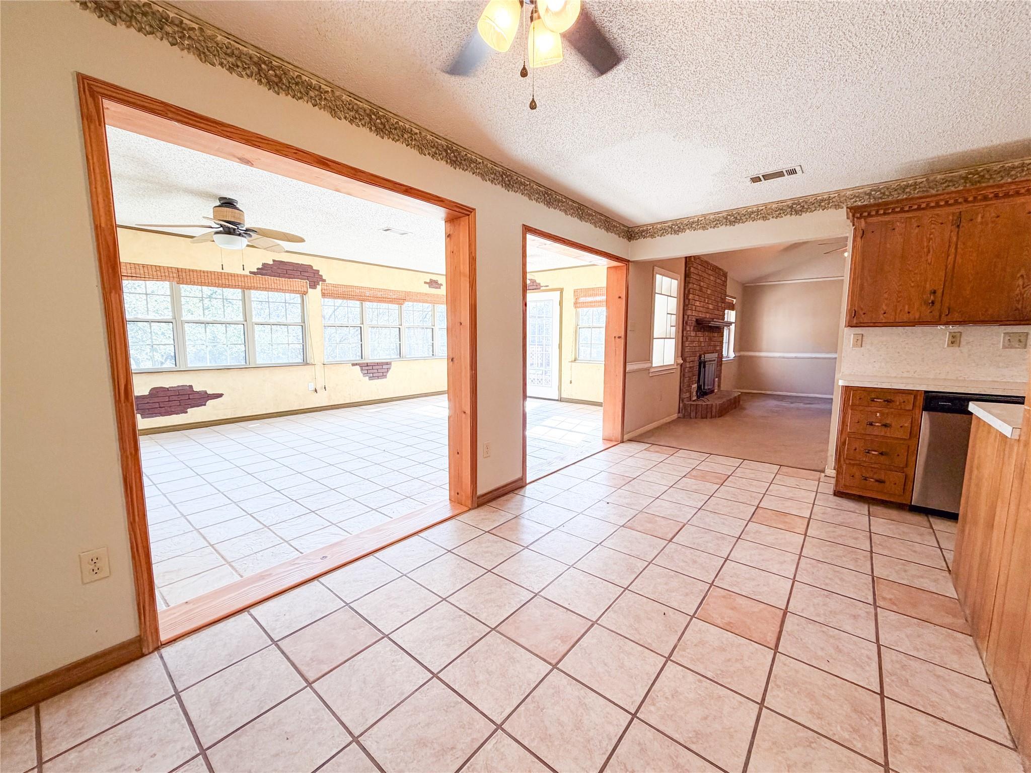 3125 Sikes DR — photo 5