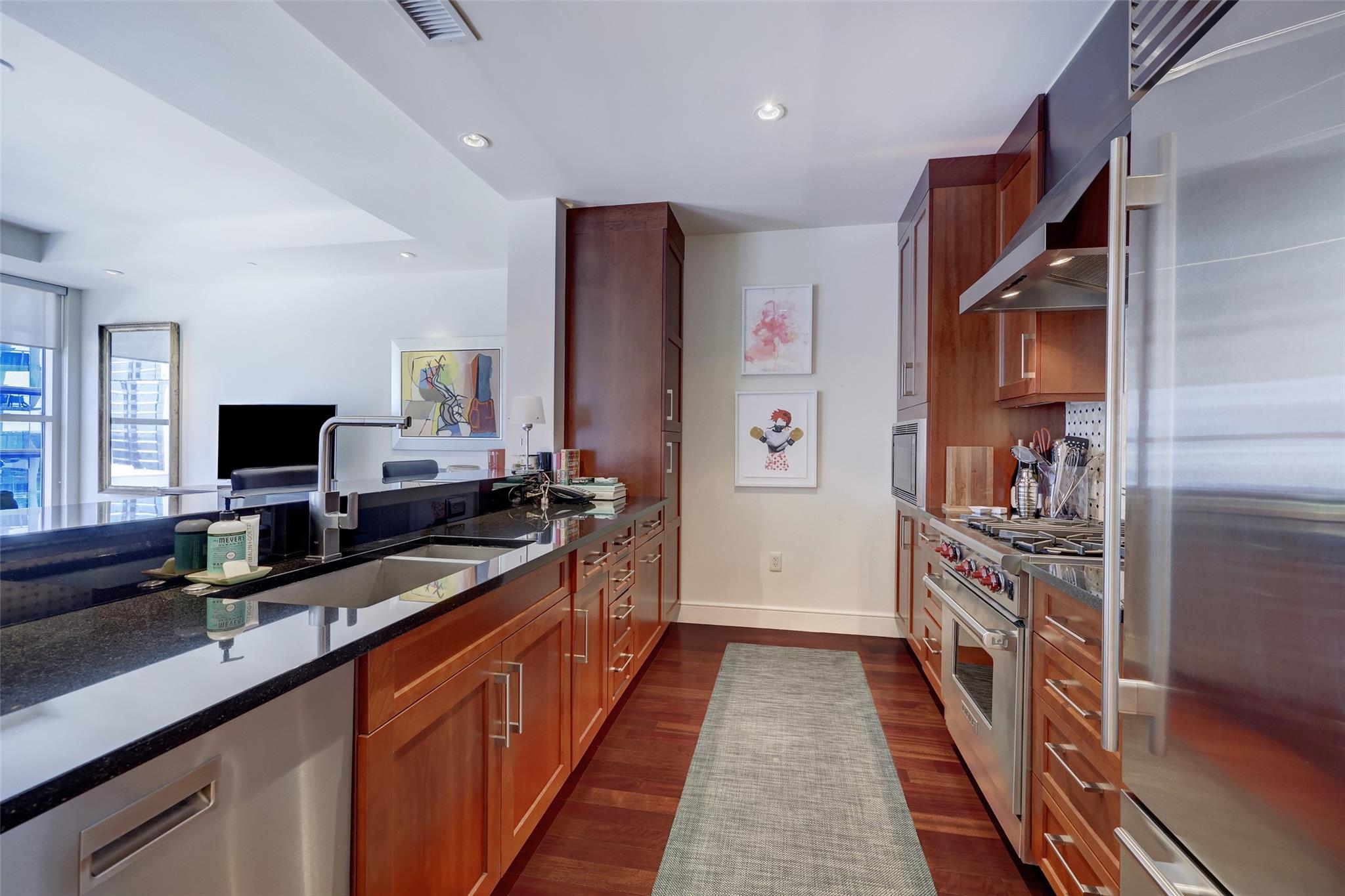 98 San Jacinto BLVD #1803 — photo 5
