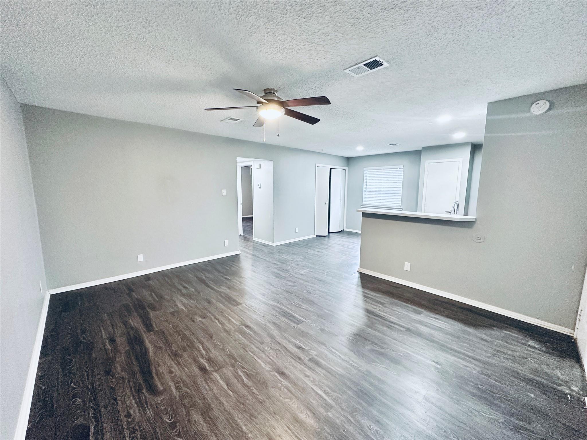 5507 Rose Hill CIR #B — photo 3
