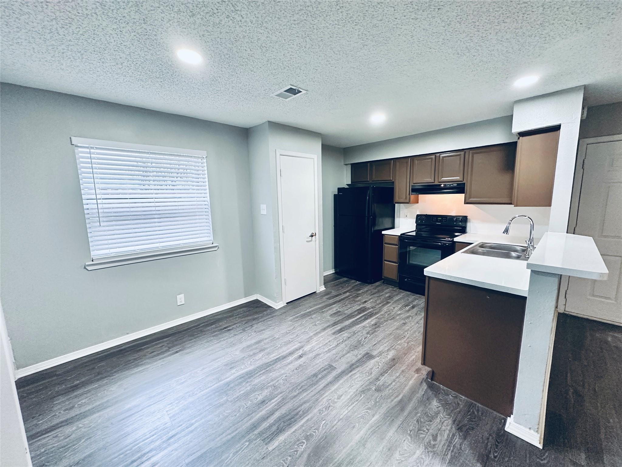 5507 Rose Hill CIR #B — photo 5