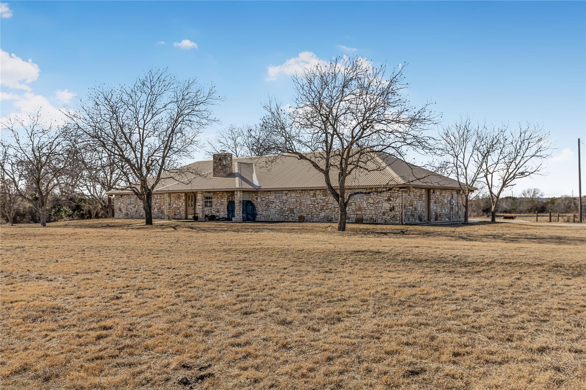 950 Stagecoach RD — photo 3
