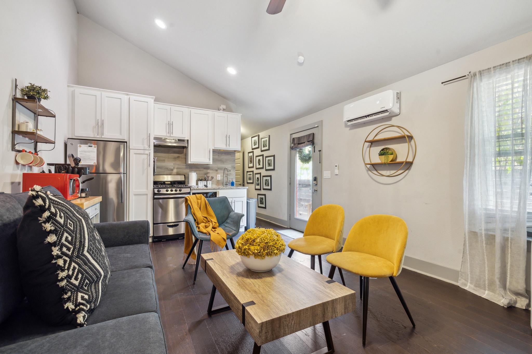 1139 1/2 Poquito ST #3 — photo 5