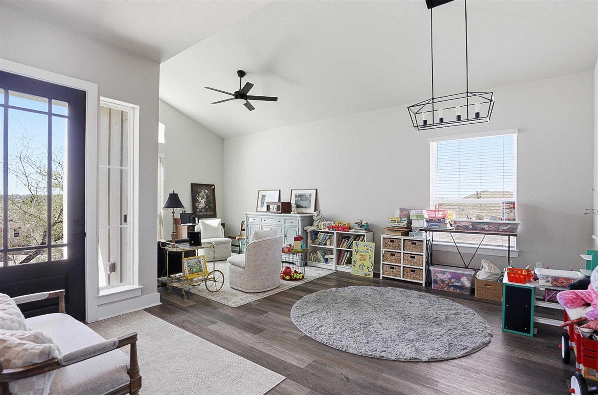 21100 Niagara CV — photo 4