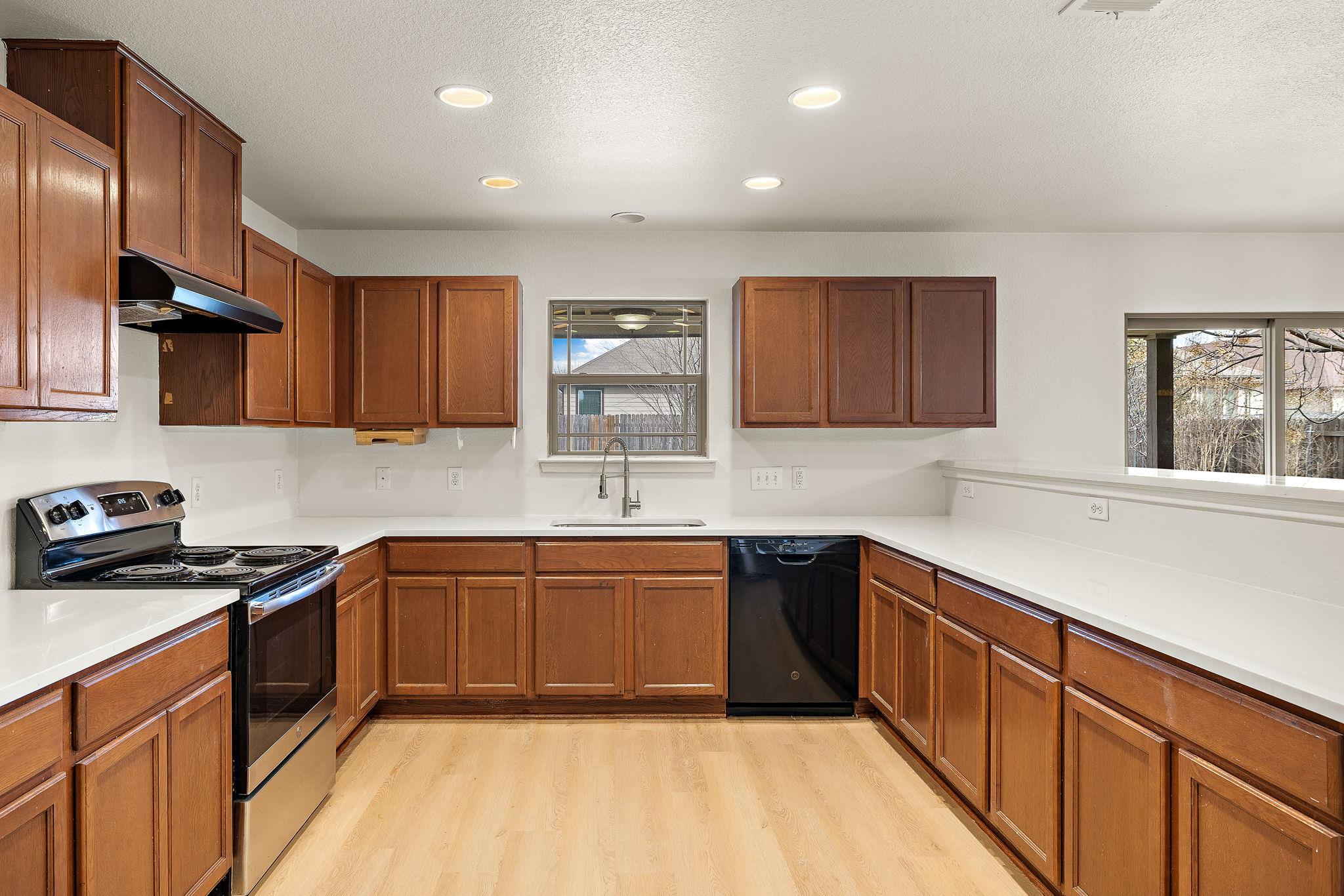 924 Oatmeal DR — photo 4