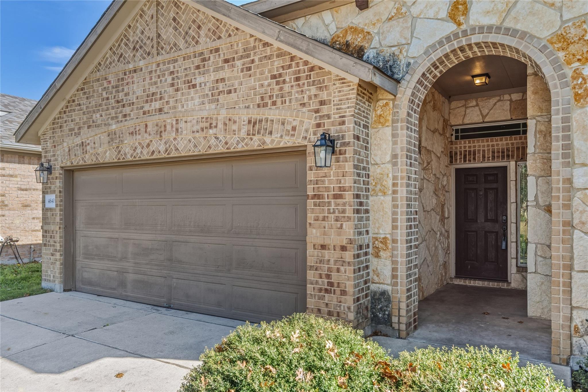 4640 Tiddle LN — photo 4