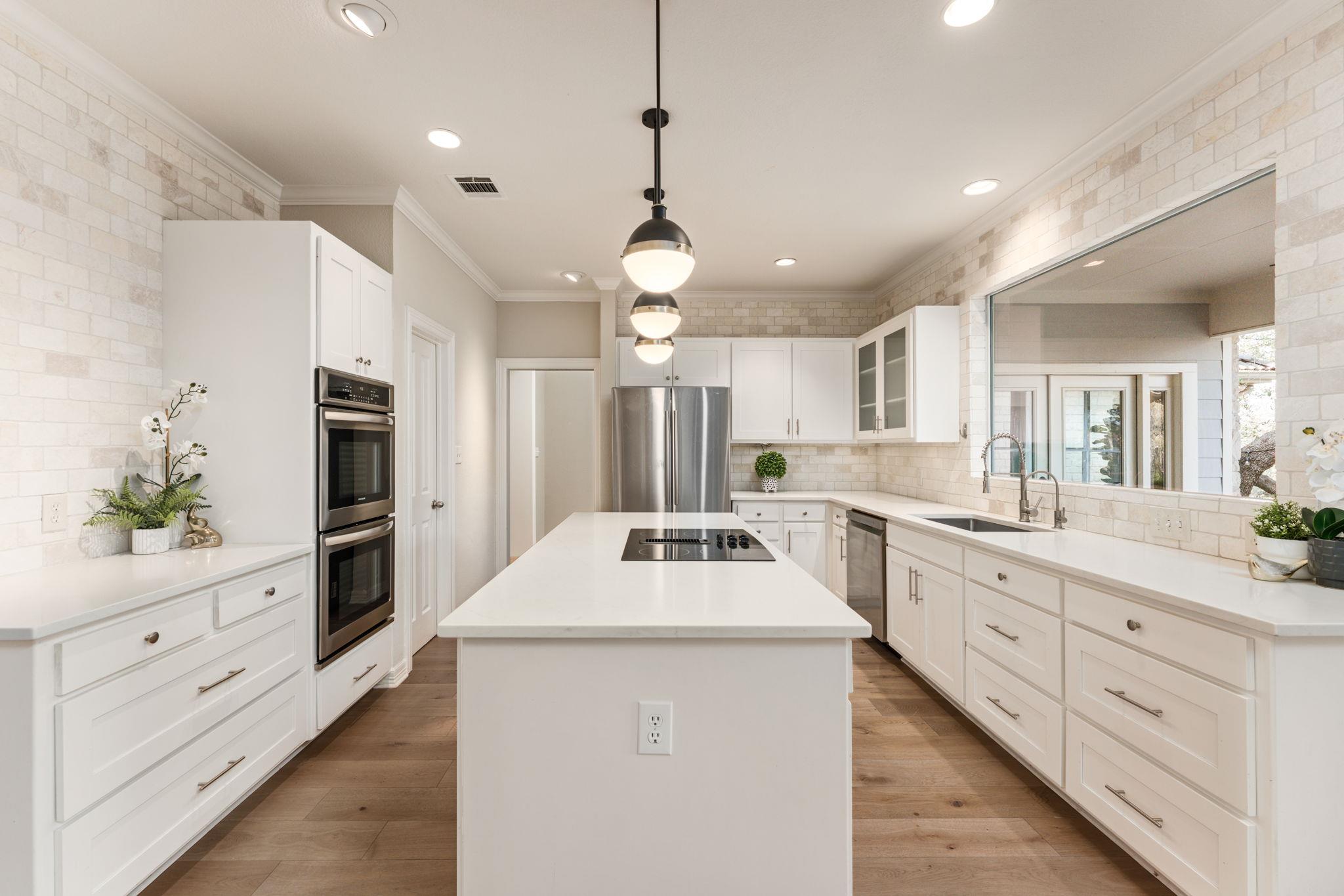 2016 Lakeway BLVD — photo 3