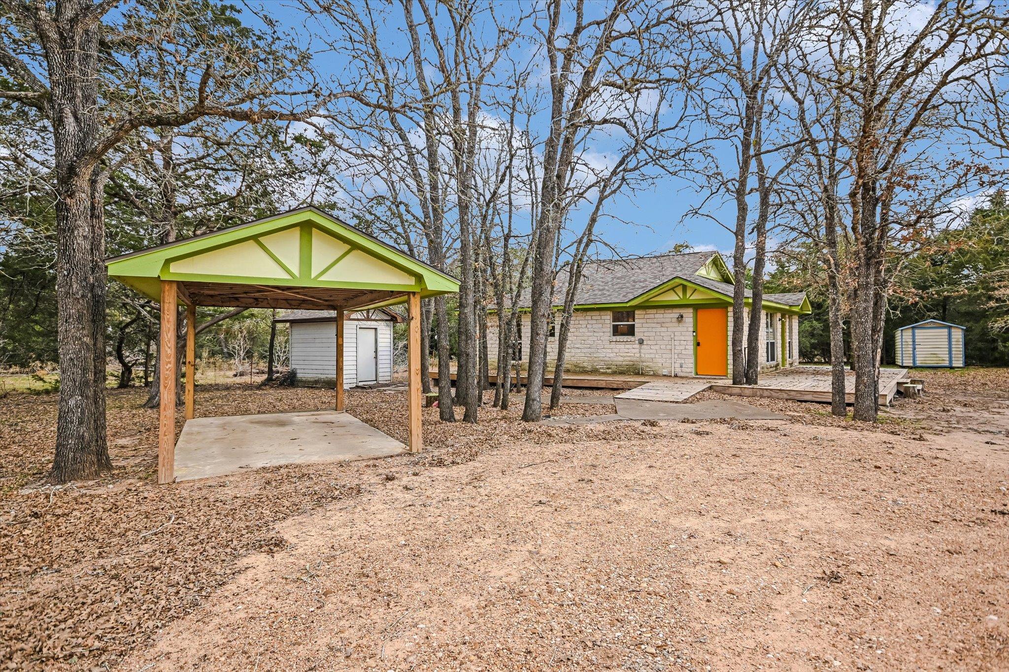 309 Stolle LN
