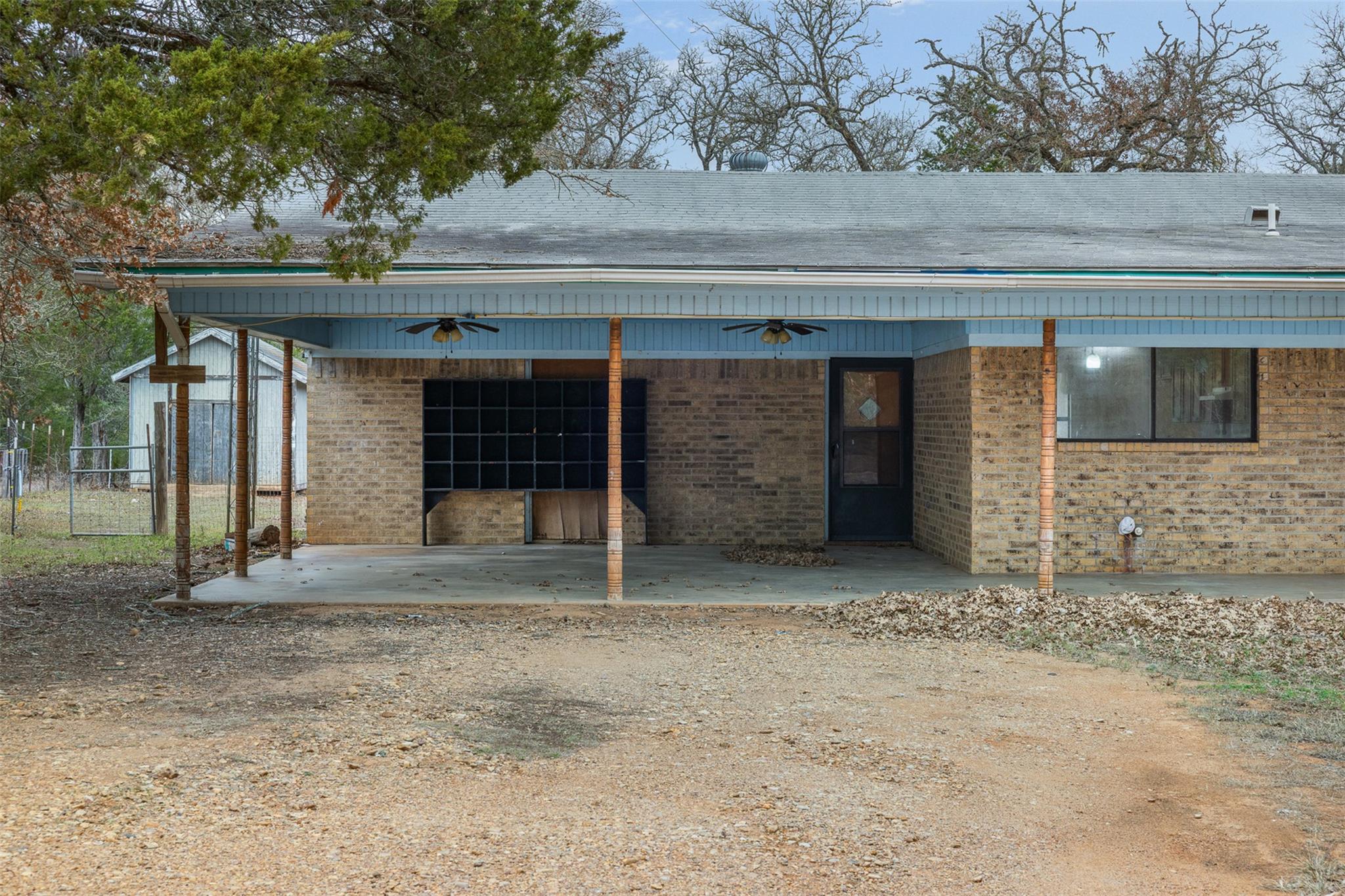 150 Turner LN — photo 3