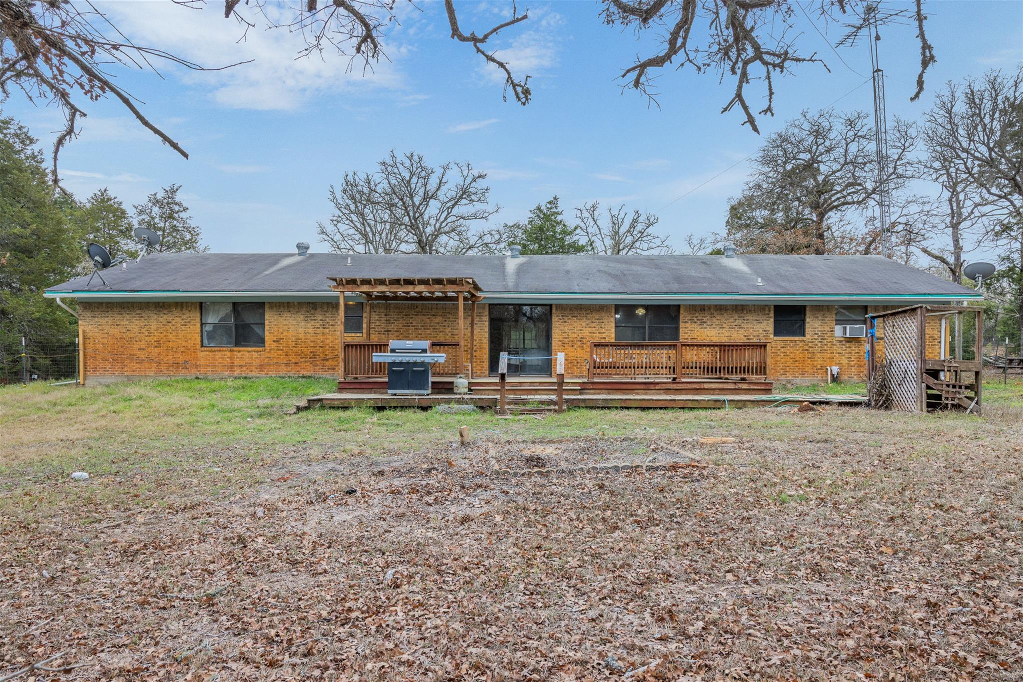 150 Turner LN — photo 4