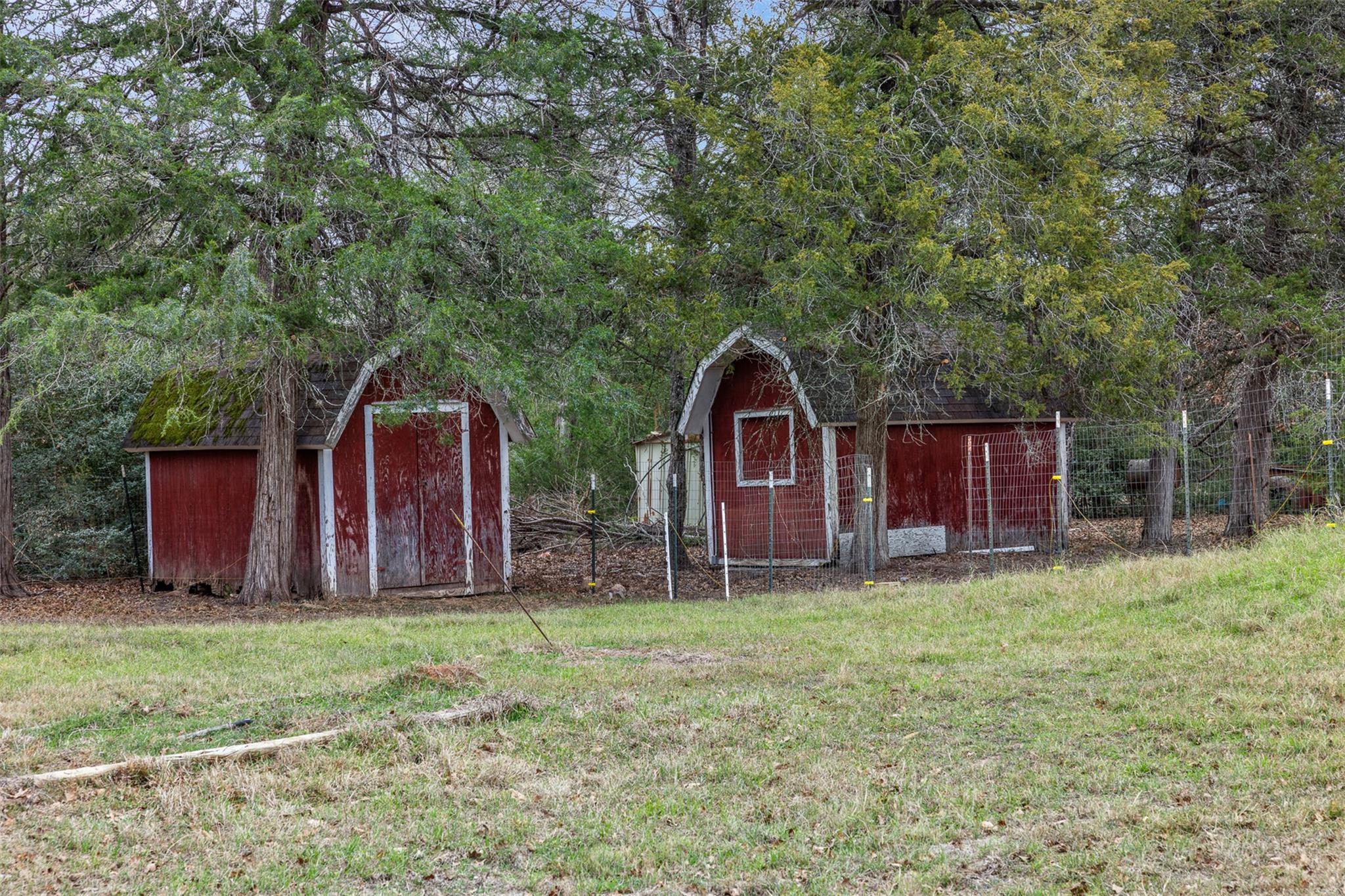 150 Turner LN — photo 5